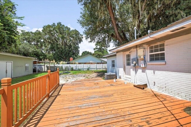 Building Photo - 4214 Woodcrest St
