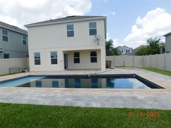 Building Photo - 3199 Turret Dr
