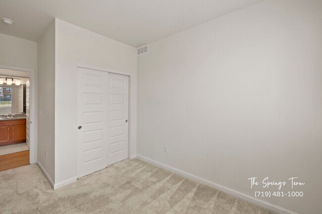 Building Photo - MODERN LUXURY 2BD/2BA/2CAR CONDO in Briargate