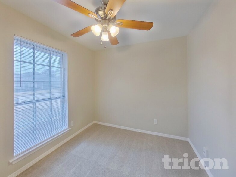 Building Photo - 7501 Ashcroft Cir