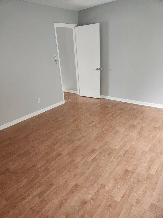 Building Photo - 3176 Raleigh Millington Rd