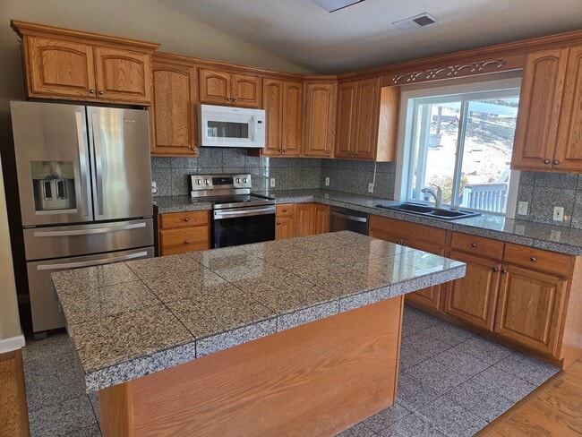 Building Photo - 20800 W Willow Springs Dr