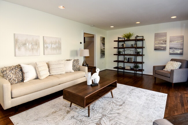 Building Photo - 601 G St SW