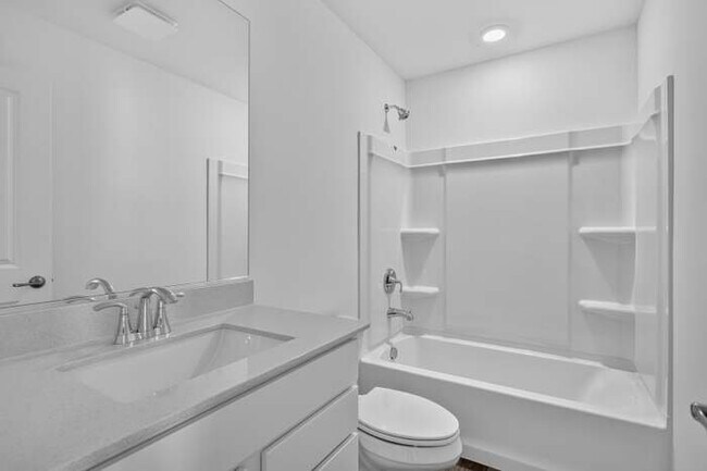Building Photo - 445 Red Oak Cir