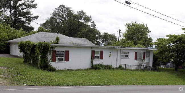 Primary Photo - 2102 Whittle Springs Rd