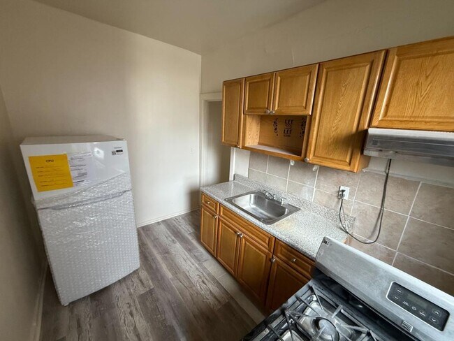 Building Photo - 36 Bruce Ave