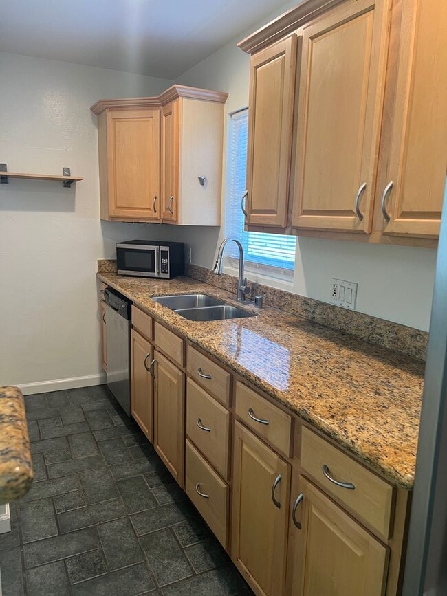 Building Photo - Charming Cottage in North Park!