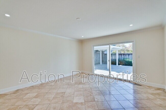 Building Photo - 3426 Woodstock Ln