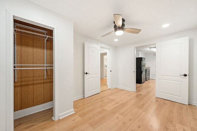 Building Photo - 3be/2ba Premium House Round the Corner fro...