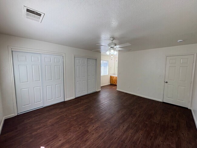 Building Photo - 1747 W Connelly Ave