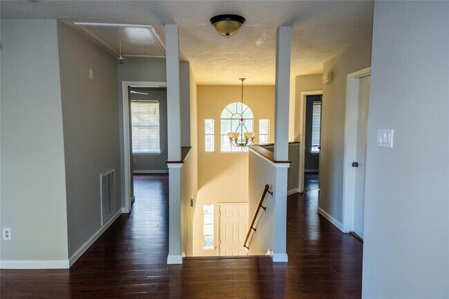 Building Photo - 6311 Laurel Bush Ln
