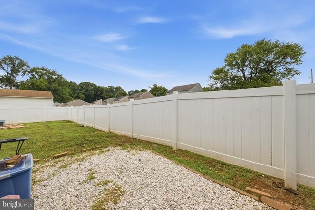 Building Photo - 3524 Meadowside Ave