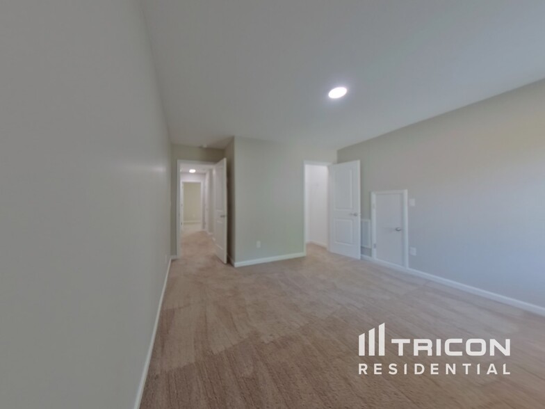 Building Photo - 305 Bonita Dr