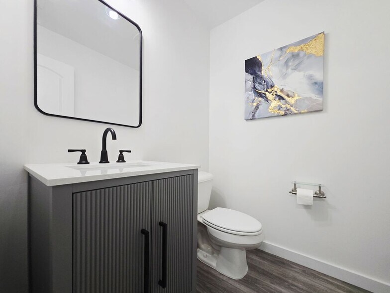 Building Photo - 2529 Piering Dr