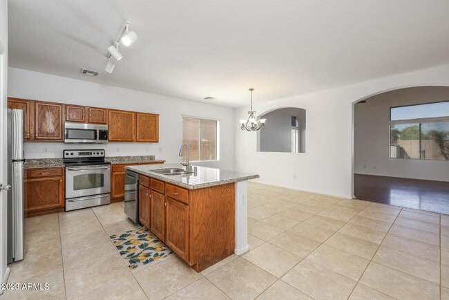 Building Photo - 3112 S 82nd Ln