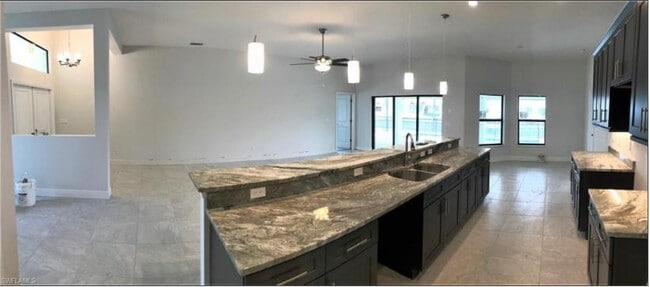 Building Photo - 815 SW 11th Ct