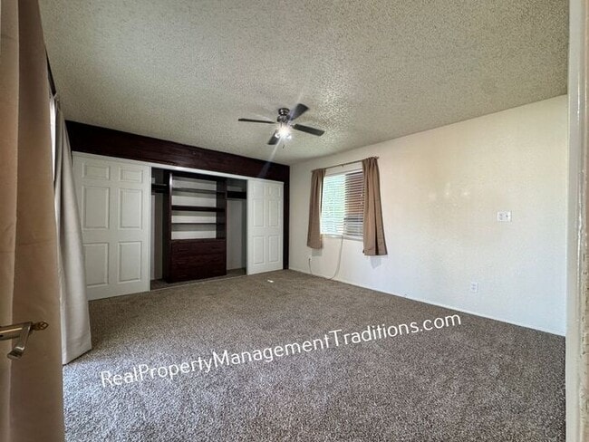 Building Photo - Cozy single story