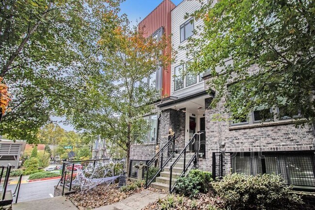 Building Photo - 395 Pratt Dr SE