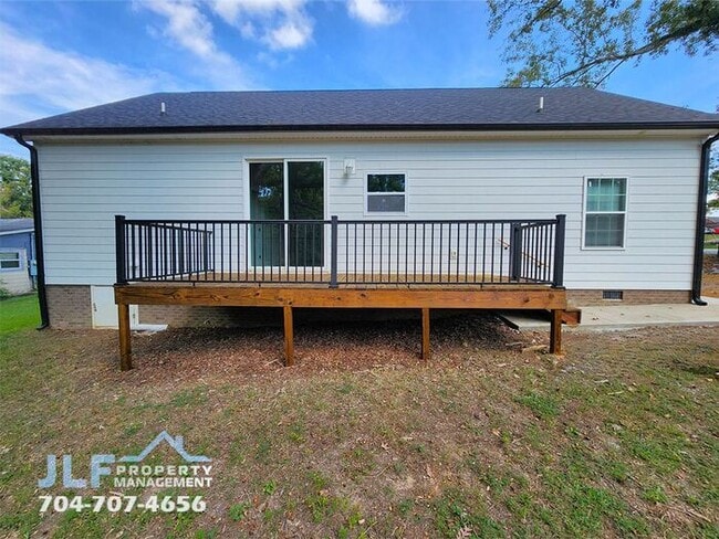 Building Photo - Charming 3 Bed/2 Bath Ranch in Kings Mount...