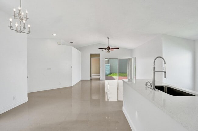 Building Photo - 17866 SW 10th Ln