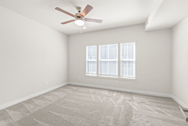 Building Photo - (Coming Soon) 3 Bedroom Townhome minutes from South End!