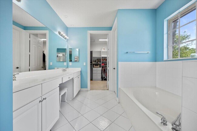 Building Photo - 956 Mill Creek Dr