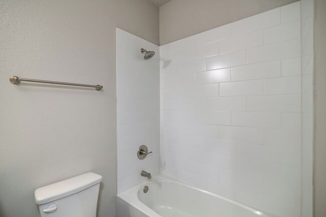 Building Photo - AVAILABLE NOW! GORGEOUS 3 BEDROOM DUPLEX LOCATED IN MIDLOTHIAN ISD!