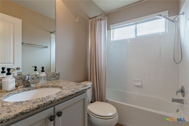 Building Photo - 3315 Vineyard Trail