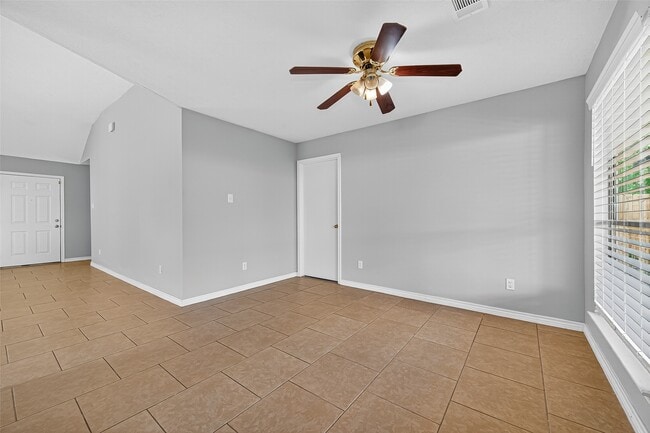 Building Photo - 18402 Willow Moss Dr