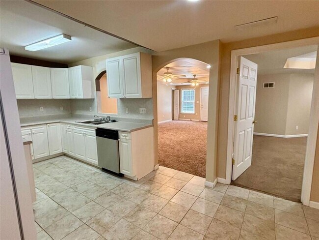 Building Photo - 540 Chandon Way