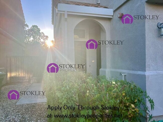 Building Photo - 1019 Sycamore Ln