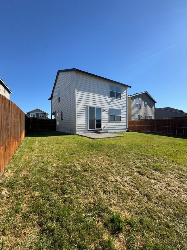 Building Photo - Spacious 4-Bedroom Home in a Great Neighborhood