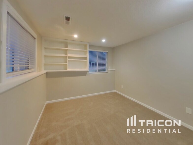 Building Photo - 6421 Limerick Dr