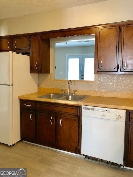 Building Photo - 5958 Sherwood Pl
