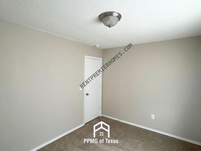 Building Photo - 4900 Barbados Ave