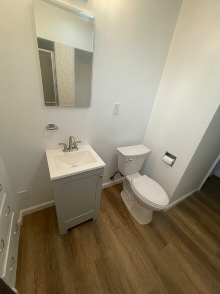 Building Photo - 12512 Broadway Ave