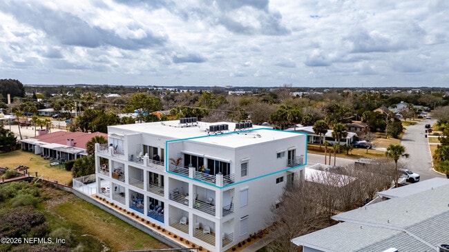 Building Photo - 75 Comares Ave