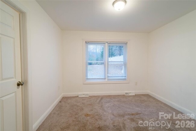 Building Photo - 284 Stanley Spencer Mountain Rd