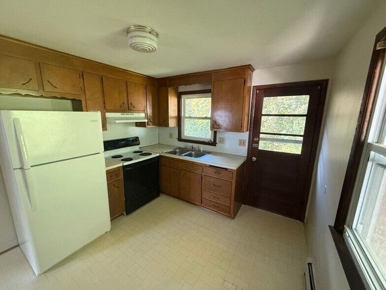 Primary Photo - 372 Park St