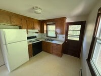 Building Photo - 372 Park St