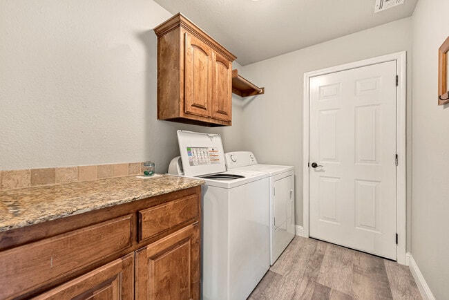 Building Photo - 1801 SW Ashbury St