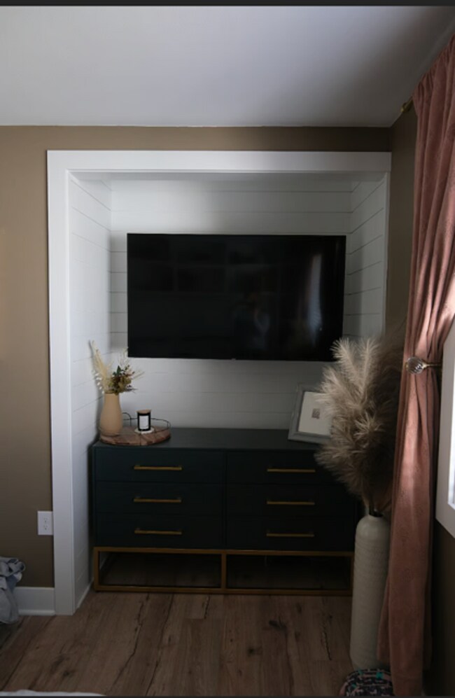 Building Photo - June 2025 - SFH Rental in Englewood 3 bed ...