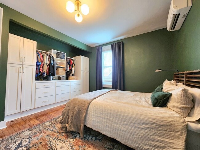 Building Photo - Elegant, spacious, modern Victorian in the...