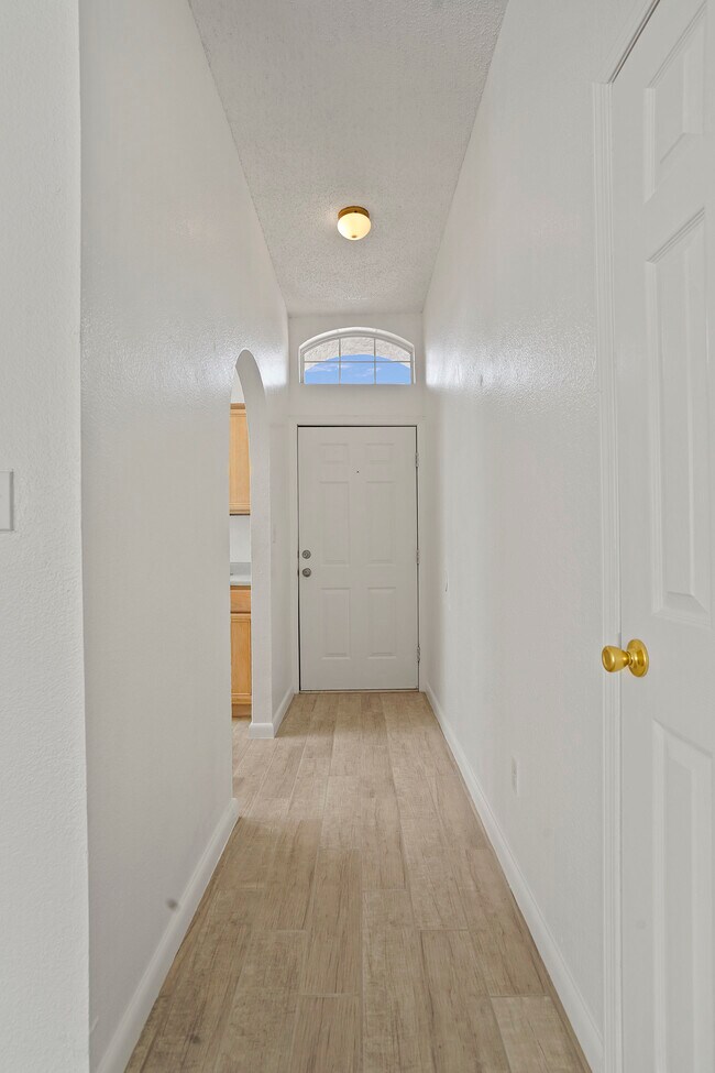 Building Photo - 408 Irondale Dr