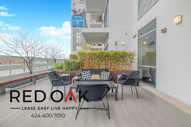 Building Photo - 1331 W 7th St