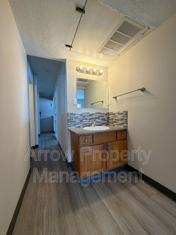 Building Photo - 1215 E St