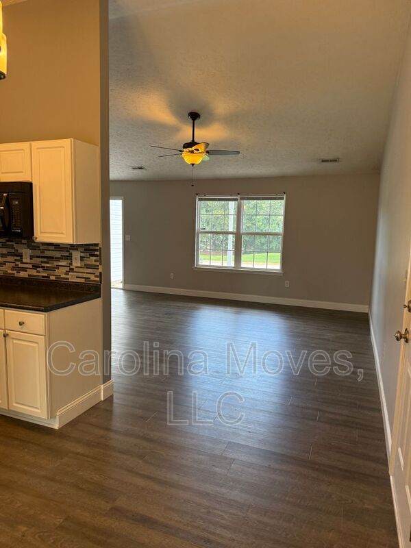 Building Photo - 600 Uneeda Ct