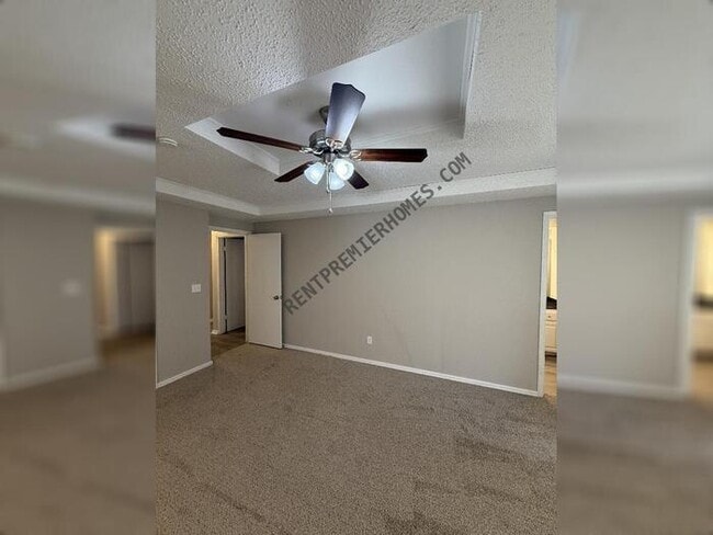 Building Photo - 9805 Blue Bonnet Dr