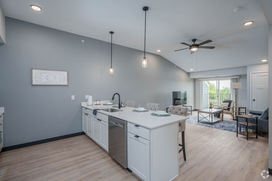 1BR,1BA - 795SF - Kitchen - Stone Haven Apartments