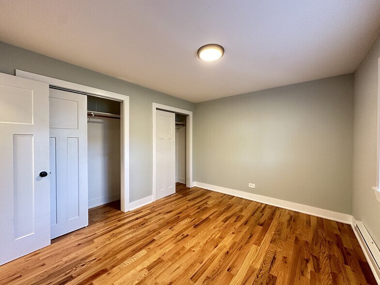 Building Photo - 432 Elm Pl